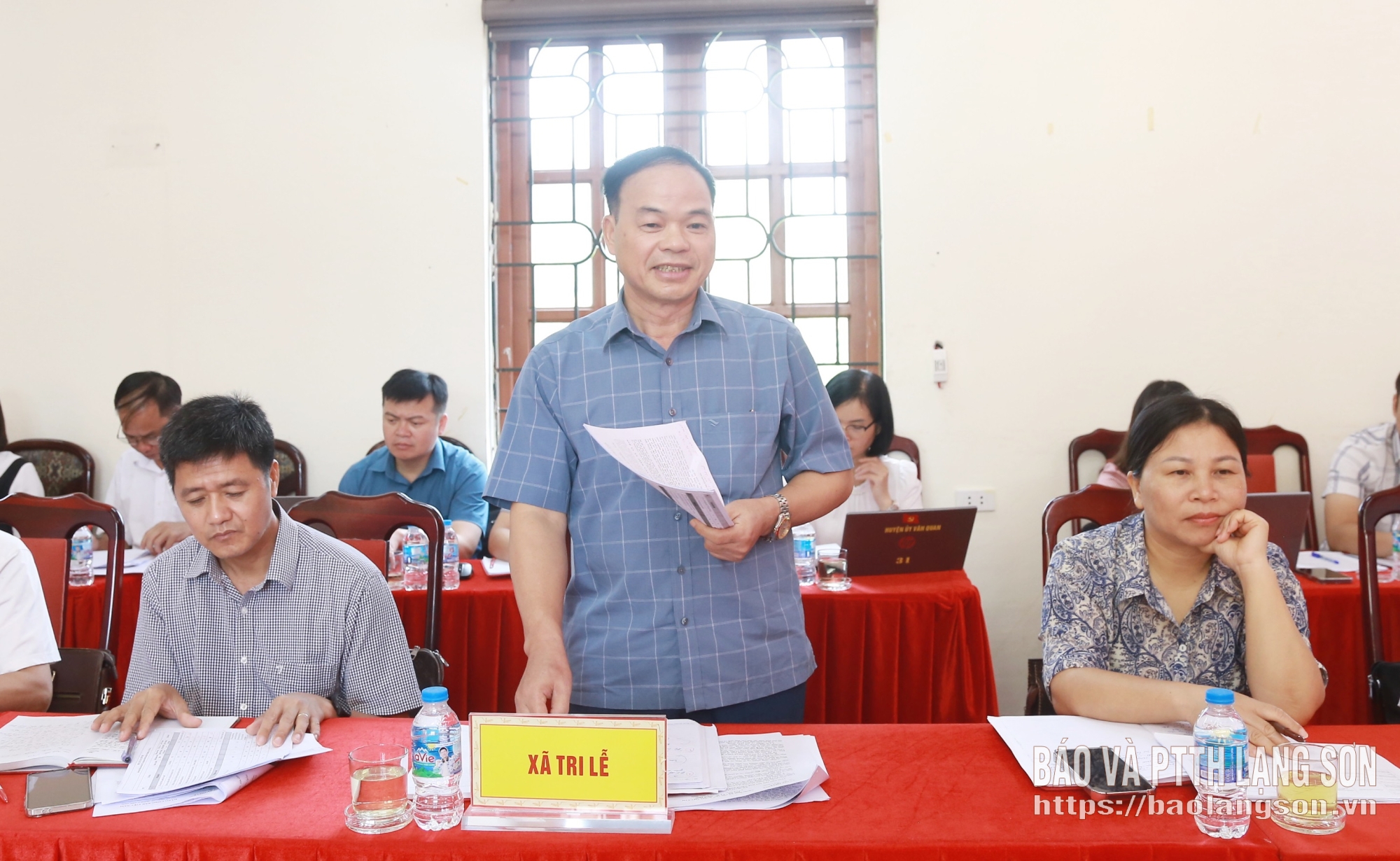 Bí thư Đảng ủy xã Tri Lễ báo cáo kết quả lãnh đạo, chỉ đạo thực hiện nhiệm vụ, chỉ tiêu phát triển kinh tế - xã hội của xã 9 tháng đầu năm 2026