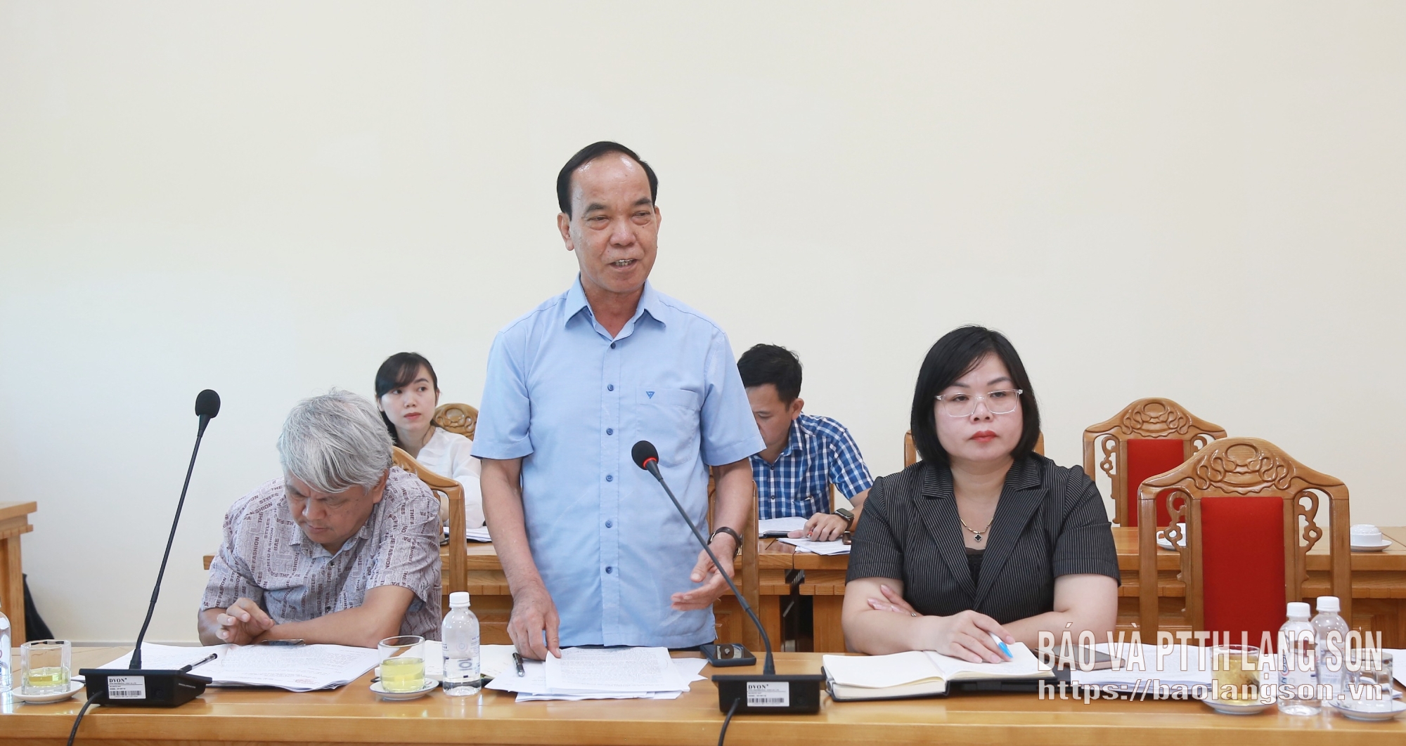 Phó Chủ tịch Liên hiệp Các hội khoa học và kỹ thuật tỉnh phát biểu thảo luận, kiến nghị các nội dung tại chương trình