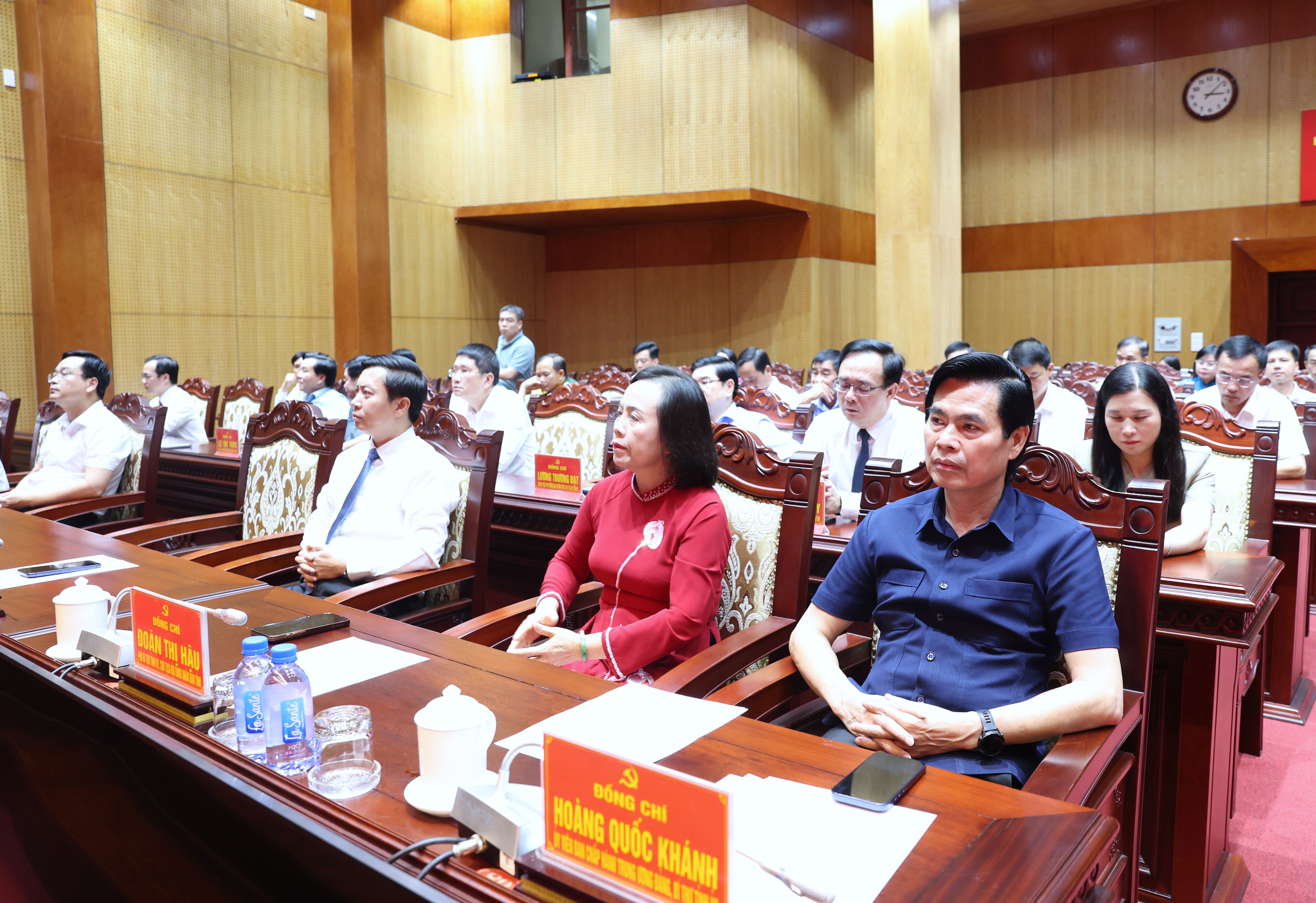 Các đại biểu dự hội nghị