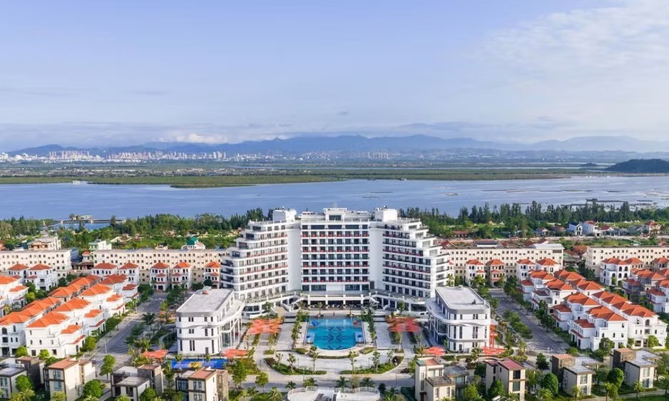 V&ugrave;ng địa đầu đ&ocirc;ng bắc Tổ quốc hướng tới điểm đến nghỉ dưỡng biển cao cấp