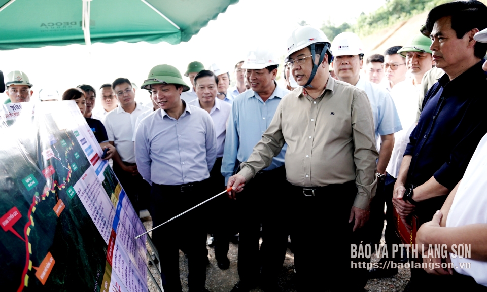 Ph&oacute; Thủ tướng Thường trực Ch&iacute;nh phủ Phạm Gia T&uacute;c kiểm tra 2 dự &aacute;n cao tốc qua địa b&agrave;n tỉnh Lạng Sơn 