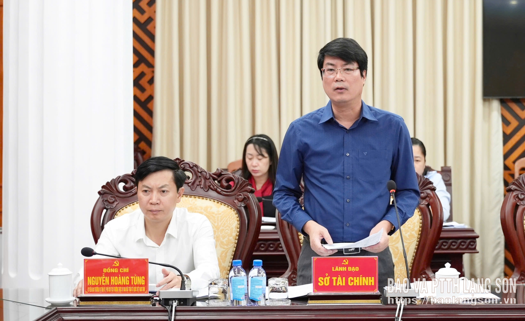 Lãnh đạo Sở Tài chính phát biểu thảo luận tại buổi làm việc