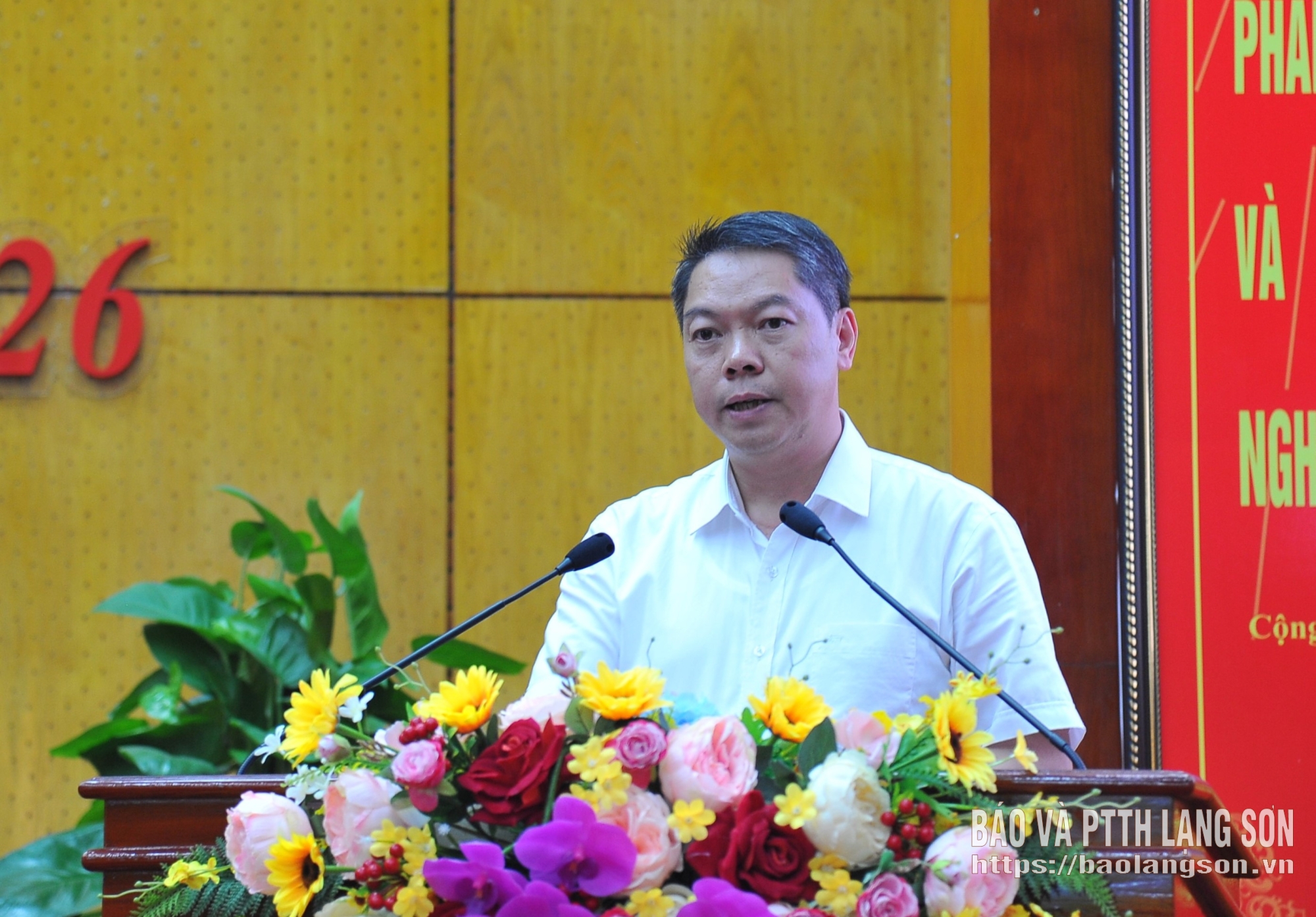 Đồng chí Đoàn Thanh Sơn, Phó Chủ tịch UBND tỉnh làm rõ một số vấn đề đại biểu quan tâm tại kỳ họp tại kỳ họp