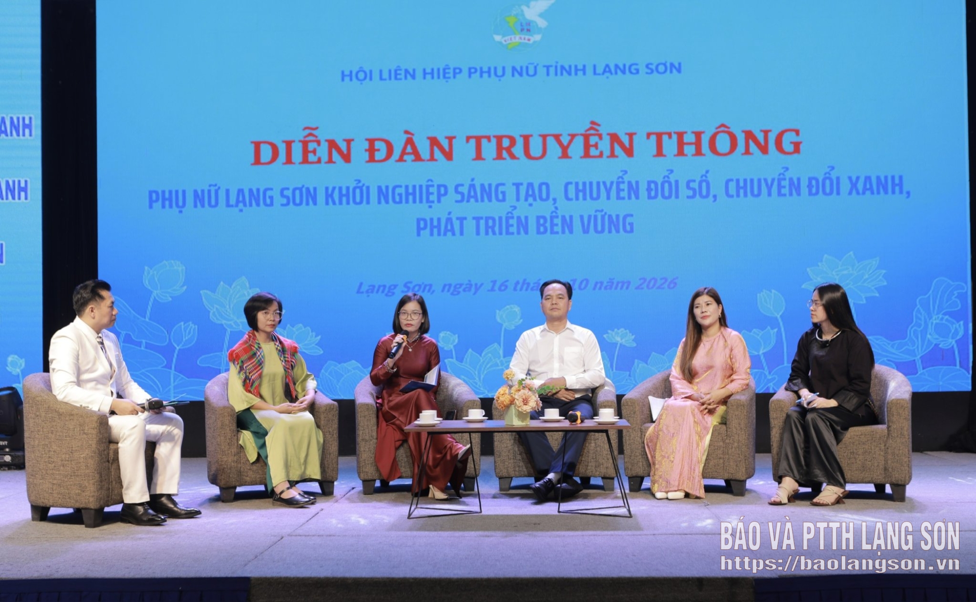 Các đại biểu trao đổi tại tọa đàm