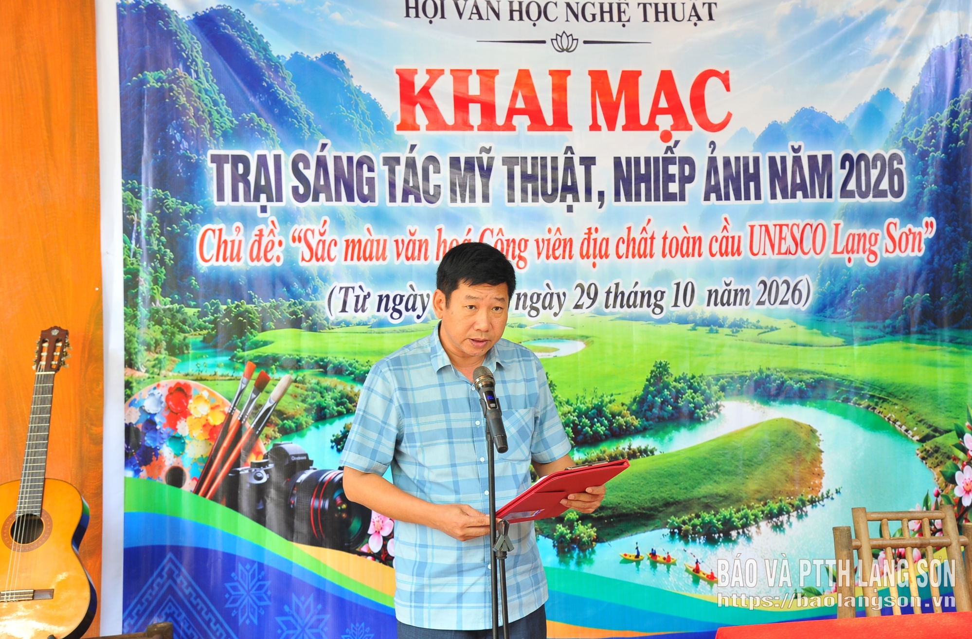 Lãnh đạo Ban Quản lý Công viên địa chất toàn cầu UNESCO và Xúc tiến Du lịch tỉnh thông tin tổng quan về giá trị của Công viên địa chất toàn cầu UNESCO Lạng Sơn tới các hội viên