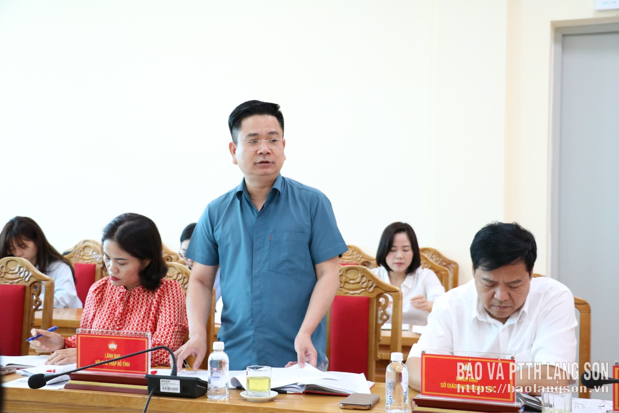 Chủ tịch Hội Chữ thập đỏ tỉnh phát biểu tại buổi làm việc